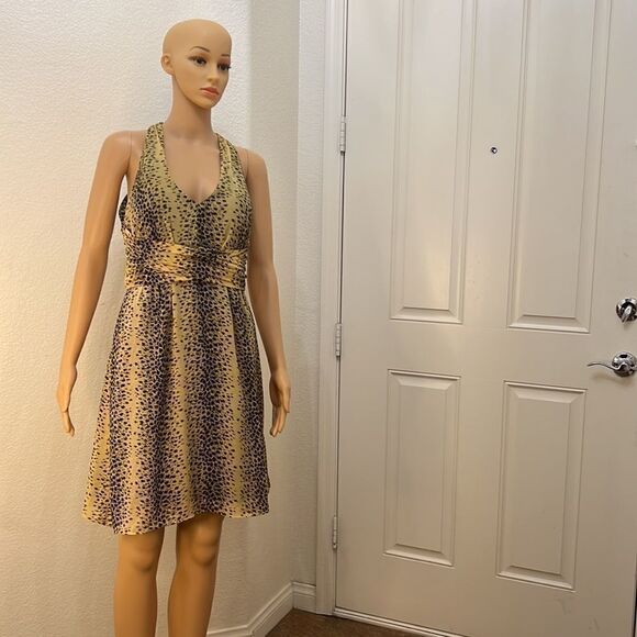 Guess Sz 8 Dress Animal Print V Neck Slimming Sash Waist Cut Out Back Sleeveless - Picture 2 of 11
